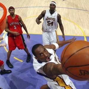 汉诺威96攻防转换流畅,团队配合彰显整体实力