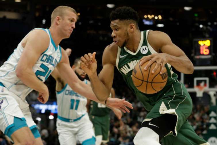 字母哥狂砍四十分统治内线雄鹿大胜  字母哥狂砍四十分统治内线雄鹿大胜